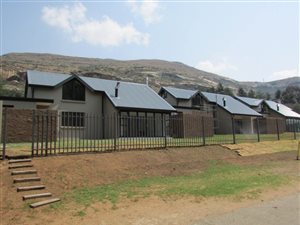 3 Bed Townhouse in Clarens