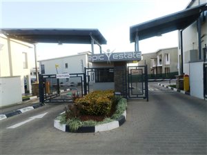 2 Bed Townhouse in Witpoortjie