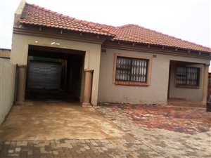 3 Bedroom House in Boipatong