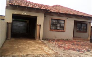 3 Bedroom House in Boipatong