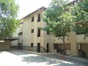 1.5 Bed Apartment in New Muckleneuk