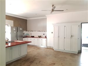 5 Bed House in Adamayview