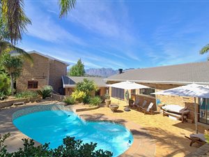 4 Bed House in Montclair