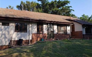 3 Bedroom House in Athlone Park
