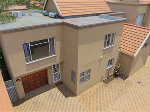 4 Bed Cluster in Meyersdal