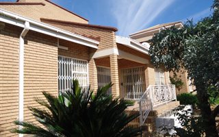 4 Bedroom House in Kiepersol
