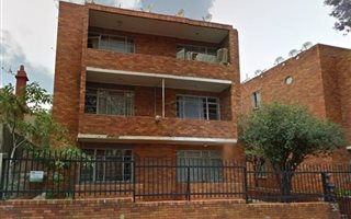 0.5 Bedroom Apartment in Yeoville