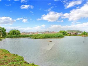 660 m² Land available in Aspen Hills