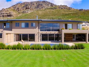 3 Bedroom House in Stonehurst Mountain Estate