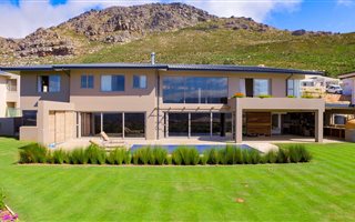 3 Bedroom House in Stonehurst Mountain Estate