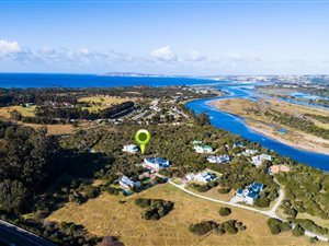 2100 m² Land available in Keurbooms River
