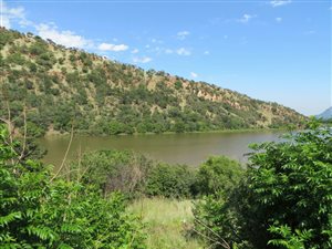 933 m² Land available in Estate D Afrique