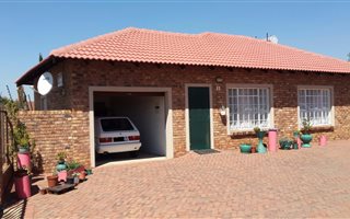 2 Bedroom Townhouse in Bergsig
