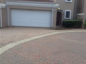 3 Bed Cluster in Pineslopes