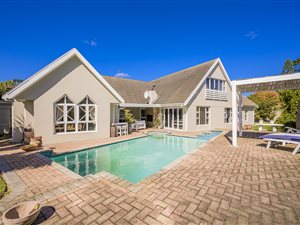 4 Bed House in Pari Park