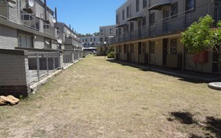 1 Bedroom Apartment in Humewood