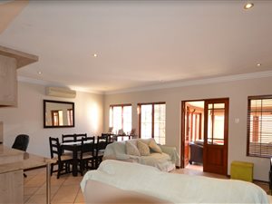 3 Bed House in Bronberg