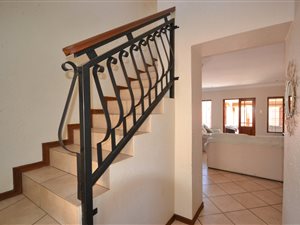 3 Bed House in Bronberg