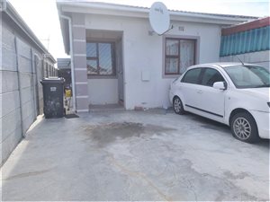 3 Bed House in New Woodlands