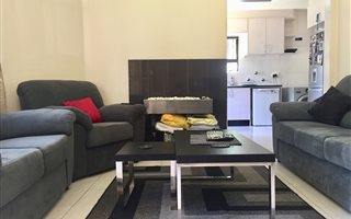2 Bedroom Garden Cottage in Greenside