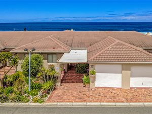 4 Bed Townhouse in Westcliff