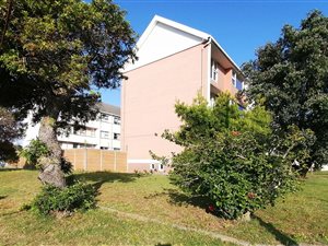 2 Bed Apartment in Milnerton Central