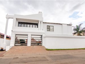 4 Bed House in Katlehong