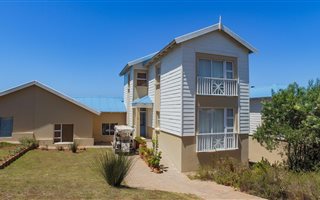 4 Bedroom House in Pinnacle Point Golf Estate
