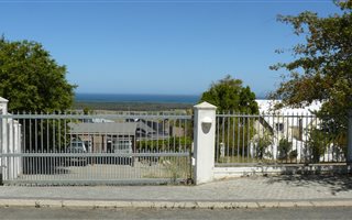 791 m² Land available in Heldervue