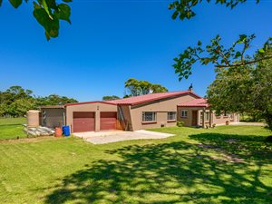 4 Bed House in Colleen Glen
