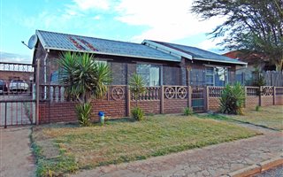 3 Bedroom House in Krugersdorp West