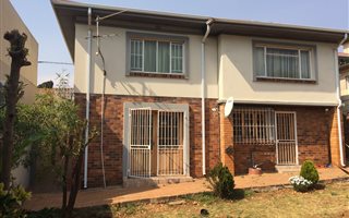 3 Bedroom House in Kensington