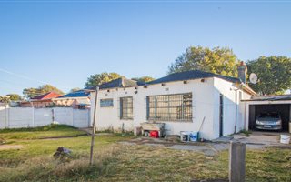 5 Bedroom House in Regents Park