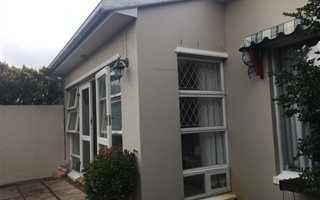 2 Bedroom House in Lakeside