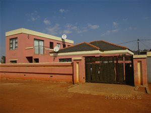 2 Bedroom House in Bram Fisherville