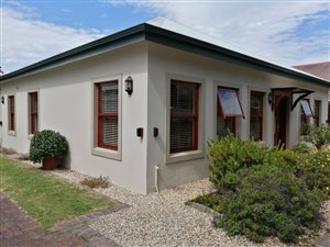 5 Bed House in Eastcliff