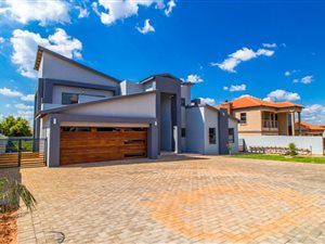 4 Bed House in Magaliesberg Country Estate