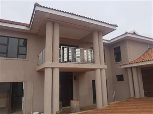 12 Bed House in Tinley Manor and surrounds