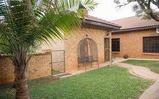 3 Bedroom House in Azaleapark