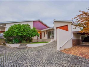 2 Bed Townhouse in Die Wingerd