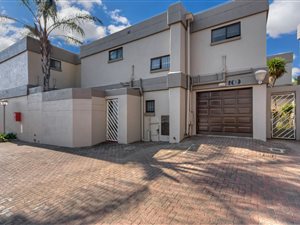 3 Bed Townhouse in Morningside Manor
