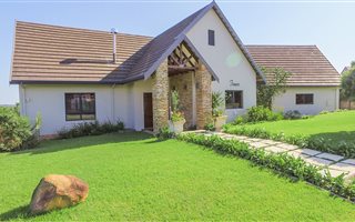 3 Bedroom House in Cotswold Downs Estate