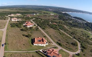 1046 m² Land available in Khamanga Bay