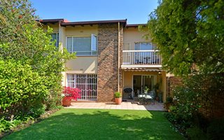 3 Bedroom Duplex in Gallo Manor