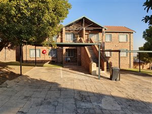 2 Bed Apartment in Rietvalleirand