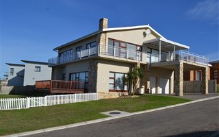 6 Bedroom House in Jongensfontein