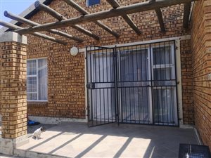 2 Bed Townhouse in Honeydew