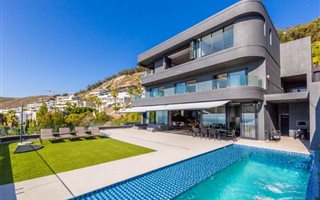 5 Bedroom House in Fresnaye