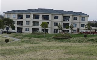 3 Bedroom Apartment in Summerset