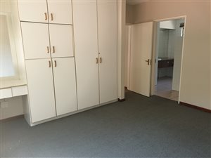 1 Bed Apartment in Melrose North